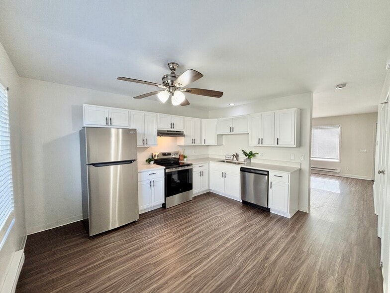 Building Photo - Sundale Townhomes