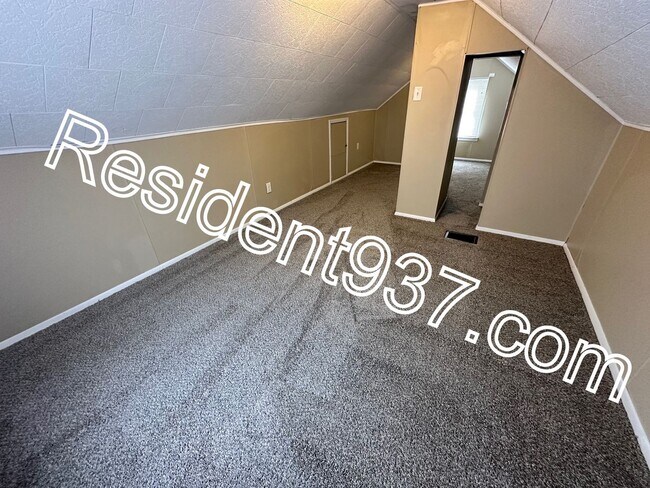 Building Photo - 3 Bed 1 bath