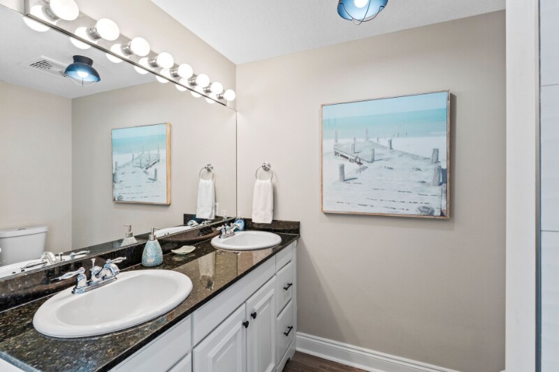 Building Photo - 15817 Front Beach Rd