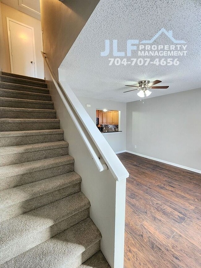 Building Photo - Full Brick Townhouse in Highly Desirable C...
