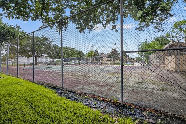 Building Photo - 9435 Pagewood Ln