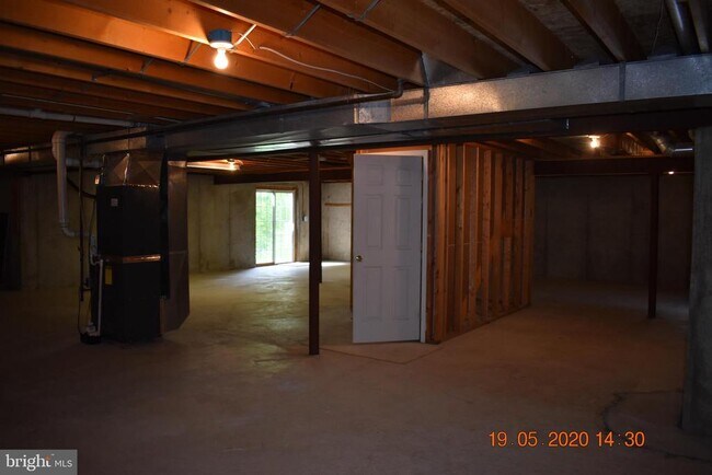 Building Photo - 16 Michael Ct