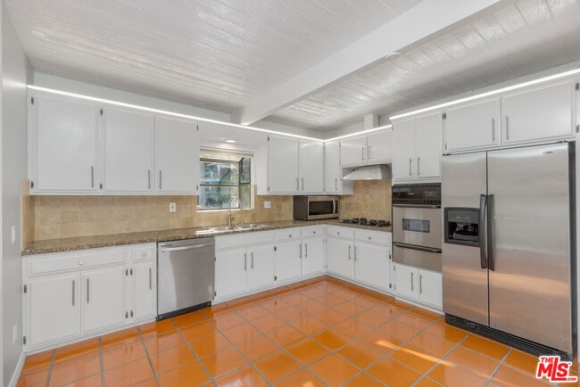 Building Photo - 3352 Oak Glen Dr