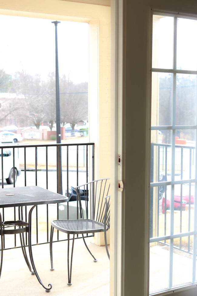 Building Photo - Harbins Manor Apartments