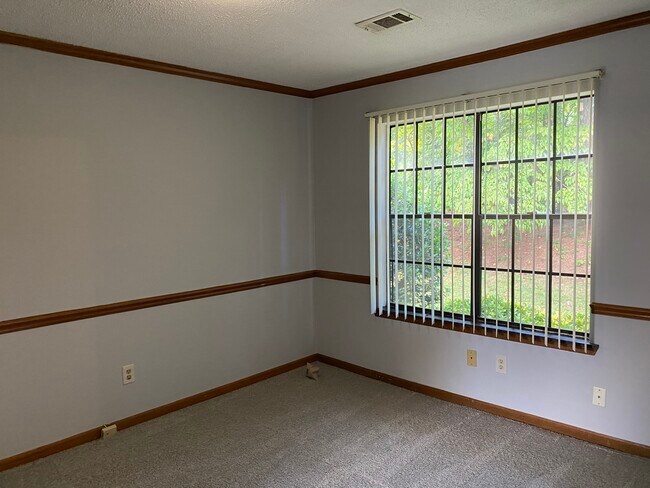 Building Photo - 4068 Buckingham Pl