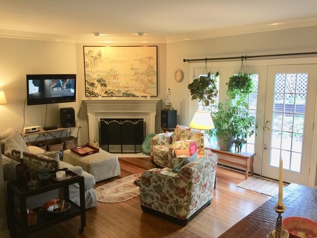 Building Photo - Green Hills living at its best.  2 BR 2.5 ...