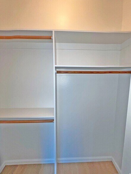 Building Photo - 2969 Kelton Ave