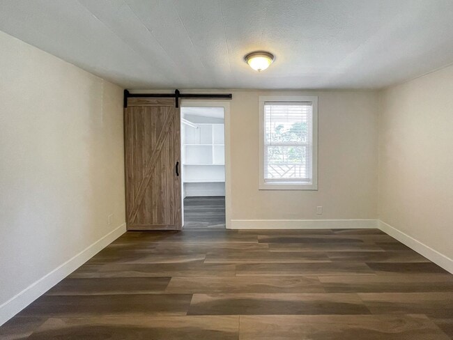 Building Photo - Refinished 3 Bedroom Seaside Cutie - Available July 1st 2026