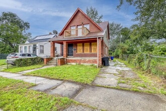 Building Photo - 12867 Sussex St
