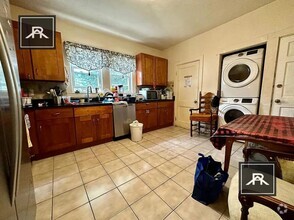 Building Photo - 5 bedroom in Waltham MA 02453