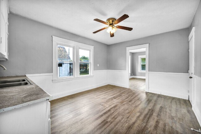 Building Photo - Newly renovated 4 bedroom HALF OFF MAY RENT