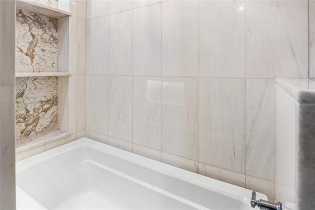 Building Photo - 5635 Cecina Dr