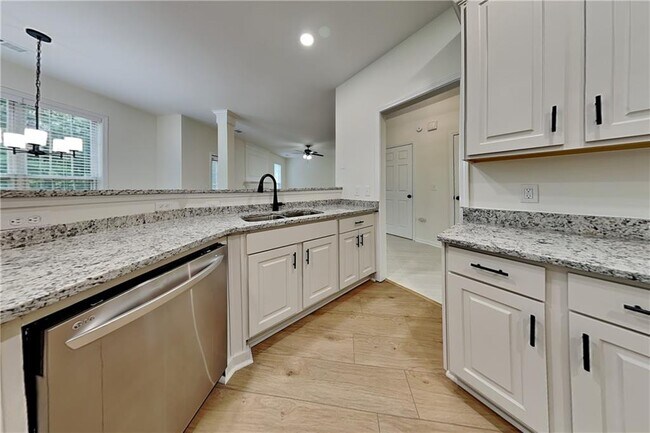 Building Photo - 420 Sable Ct