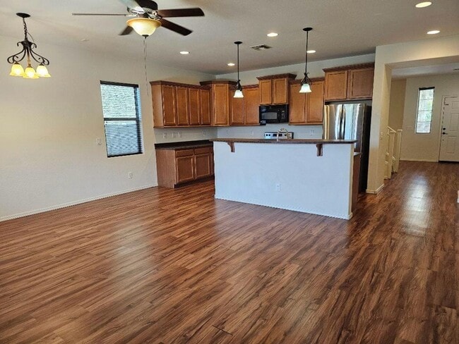 Building Photo - 7716 S 37th Way