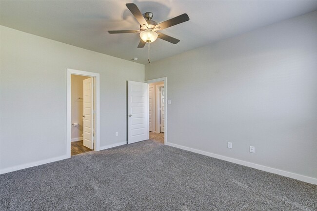 Building Photo - 9848 Grosbeak Ln