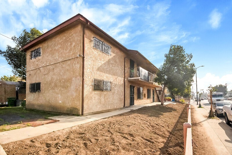 Building Photo - 2458 Normandie Ave