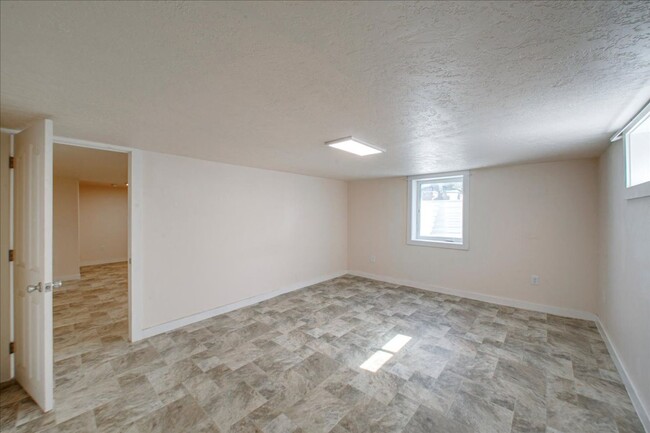 Building Photo - Boise Bench Bliss – Location, Style, and S...
