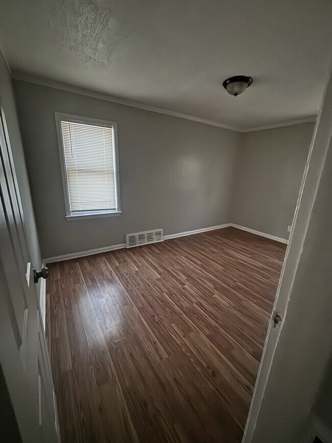 Building Photo - Charming 3-bedroom