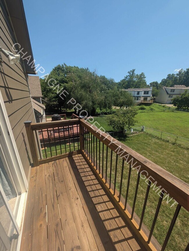 Building Photo - GORGEOUS LENEXA HOME FOR RENT - FLAT ROCK ...