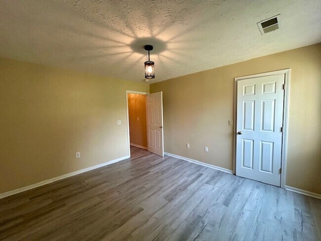 Building Photo - COMING SOON!!  Stylish 2 Bedroom, 2 Bath C...