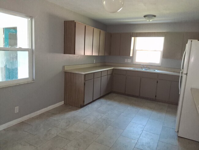 Building Photo - 4827 Edmund Ct