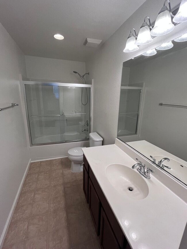 Building Photo - BEAUTIFUL UPDATED HOME IN WEST ROSEVILLE!!