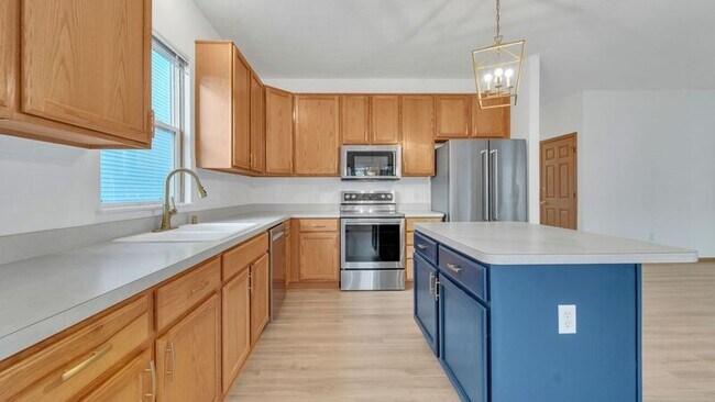 Building Photo - 7275 Winterbek Ave