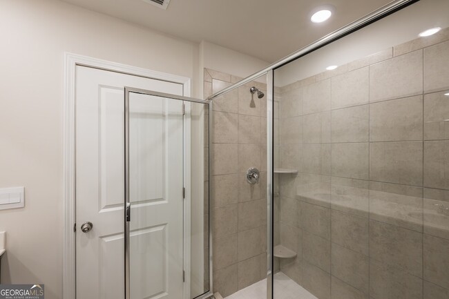 Building Photo - 1585 Villageside Ct