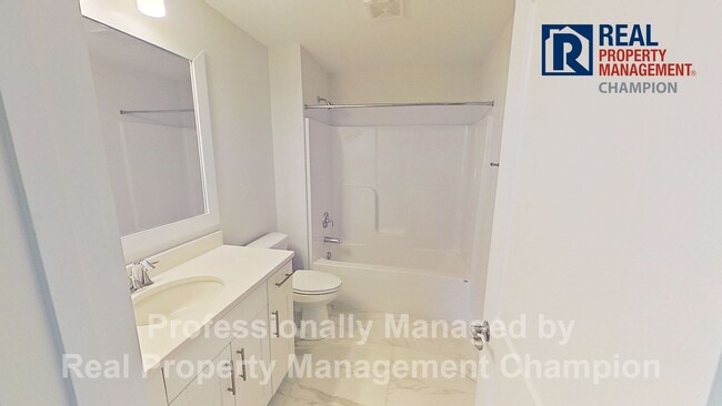 Building Photo - Newly Constructed Luxury Townhomes in Porters Neck