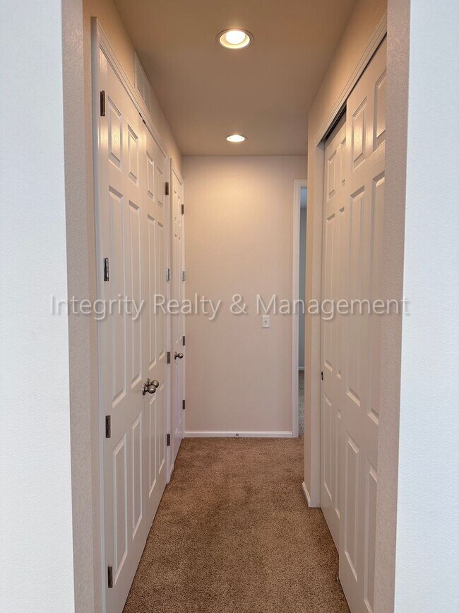 Building Photo - 3762 Cadence Dr