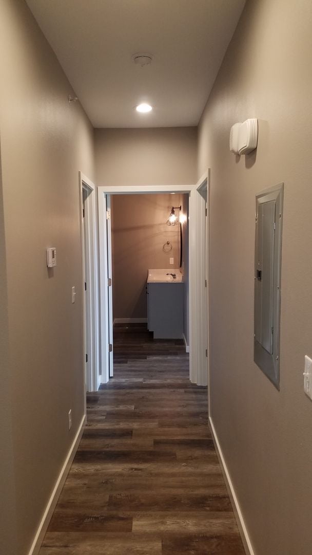 Building Photo - 2 Bedroom 2 Bath Garden Level Lakeside Apartment for rent in  Branson, MO - Offering Flexible Lea...