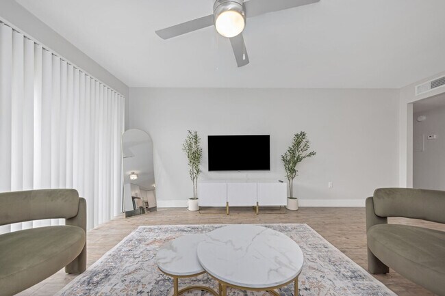 Building Photo - 4403 W Cleveland St