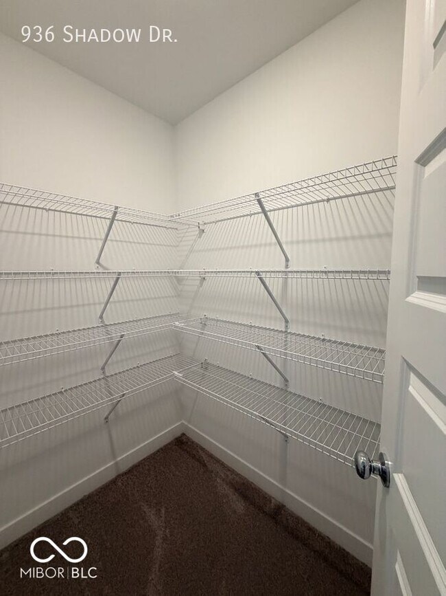 Building Photo - 936 Shadow Dr