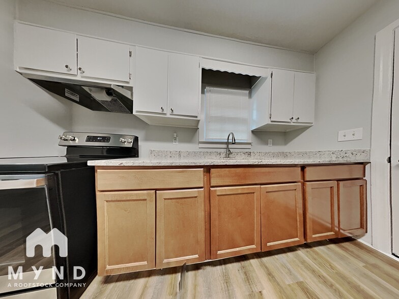 Building Photo - 1720 Finchley Dr