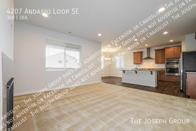 Building Photo - 4207 Andasio Loop SE