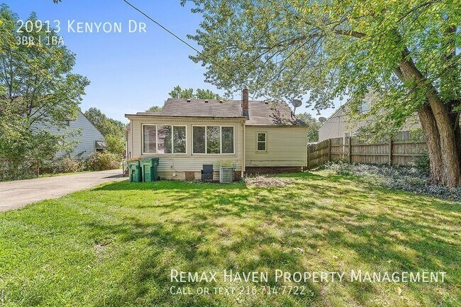 Building Photo - 20913 Kenyon Dr, Maple Hts - Spacious, Jus...