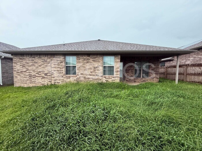 Building Photo - 6010 NW Meade St