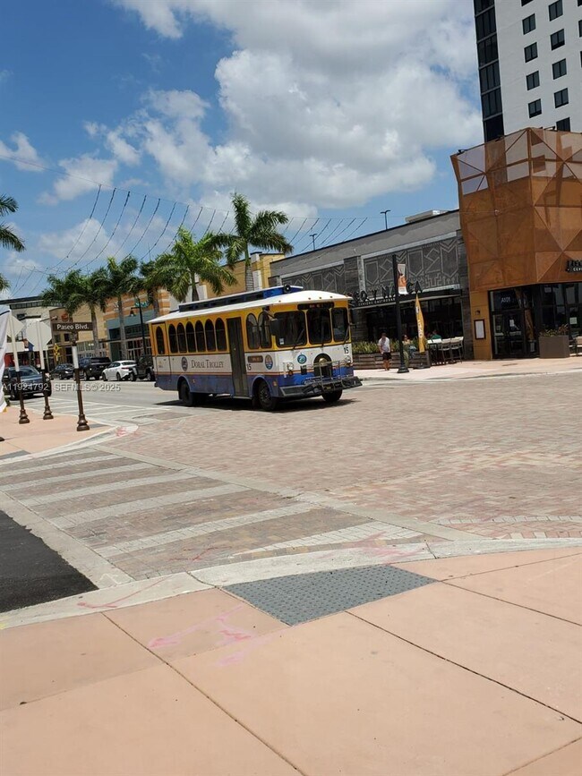 Building Photo - 5252 NW 85th Ave