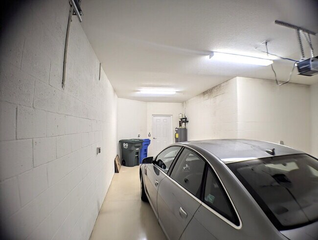 Building Photo - 923 Tidewater Shores Loop