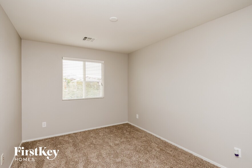 Building Photo - 2839 Dalsetter Dr