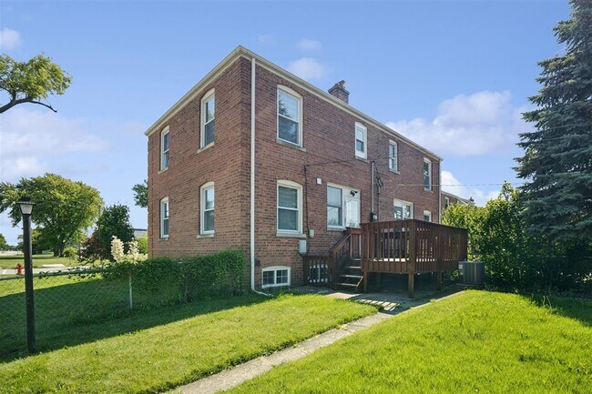 Building Photo - 1798 Howard Ave
