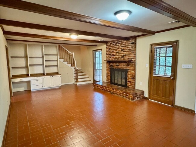 Building Photo - Gorgeous Interiors in this BONUS SPACE + 4...