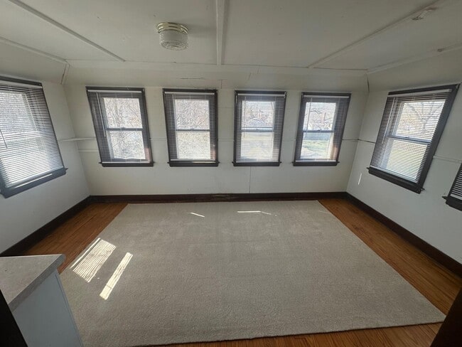 Building Photo - 21 Anderson Ave