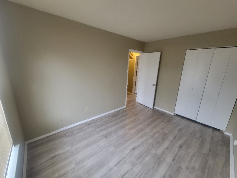 Building Photo - 3313 Barcroft Dr