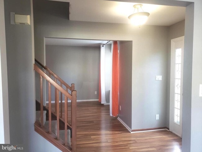 Building Photo - 5002 Essex Ln