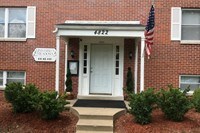 Building Photo - University Meadows