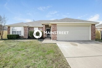 Building Photo - 3 Bedroom Pet-Friendly Home in Burleson, TX with Main Street Renewal