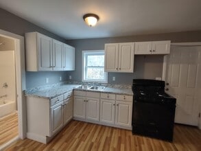 Building Photo - 16 Factory St