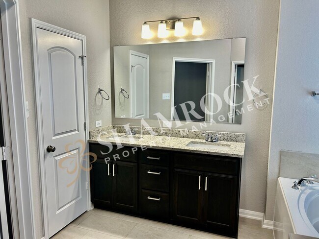 Building Photo - 10233 Driskill Dr