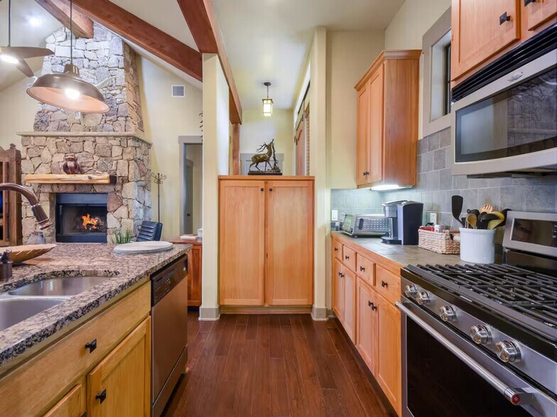 Building Photo - 18705 Natures Way